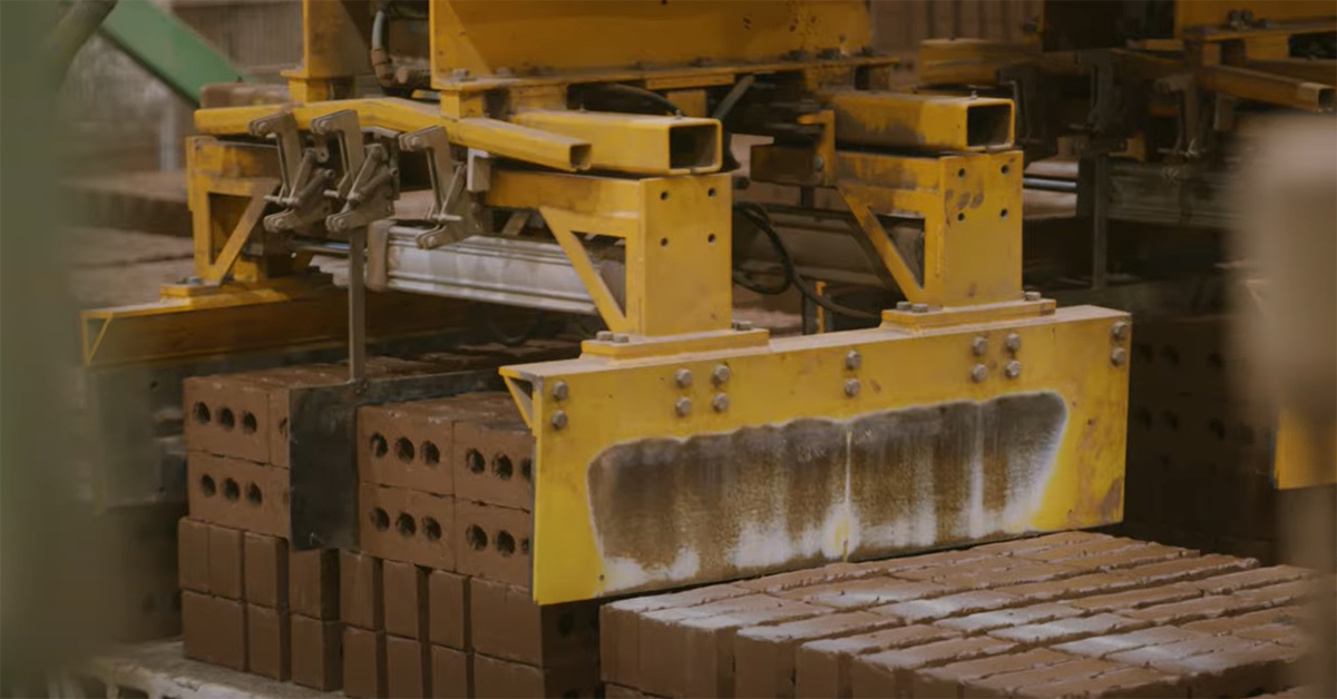 SEW_Triangle-Brick_9MD1513_1200x628_Pusher-Drive